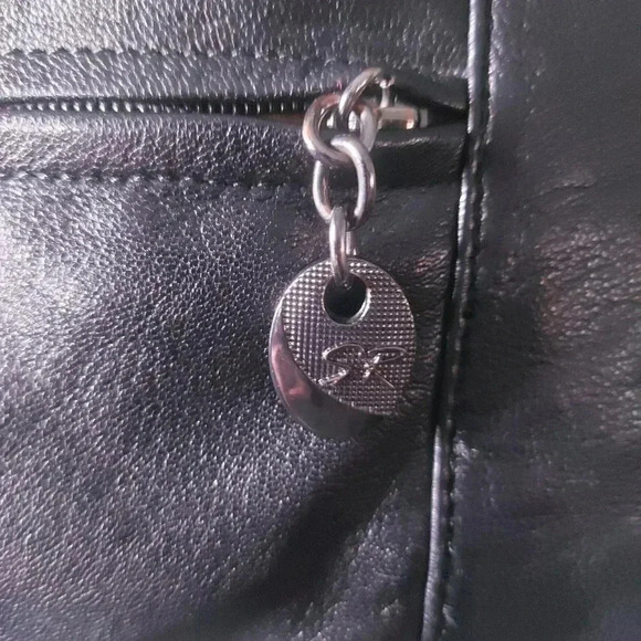 Silver Rose | Vintage Retro Black  and Red Leather Shoulder Bag - Picture 9 of 16